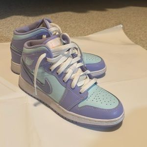 air jordan 1 mid purple pulse